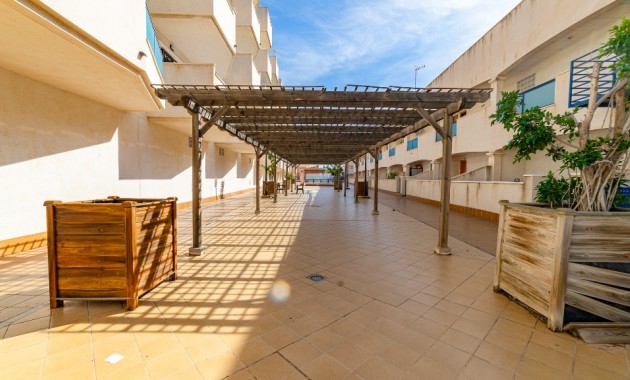 Venta - Apartamento / piso -
La Zenia