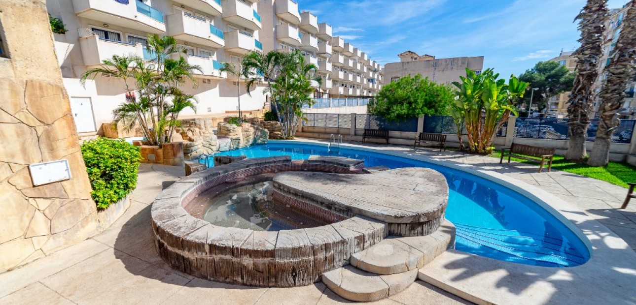 Venta - Apartamento / piso -
La Zenia