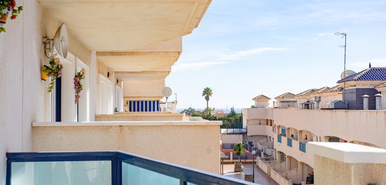 Venta - Apartamento / piso -
La Zenia