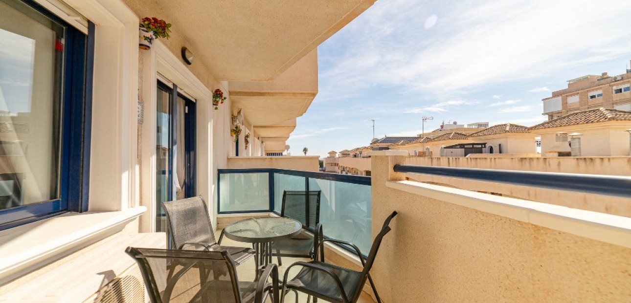 Venta - Apartamento / piso -
La Zenia