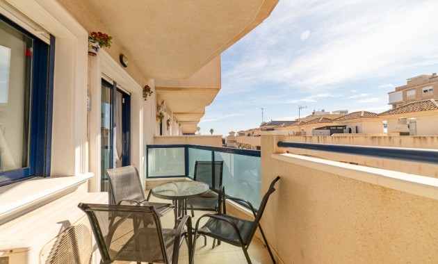 Venta - Apartamento / piso -
La Zenia