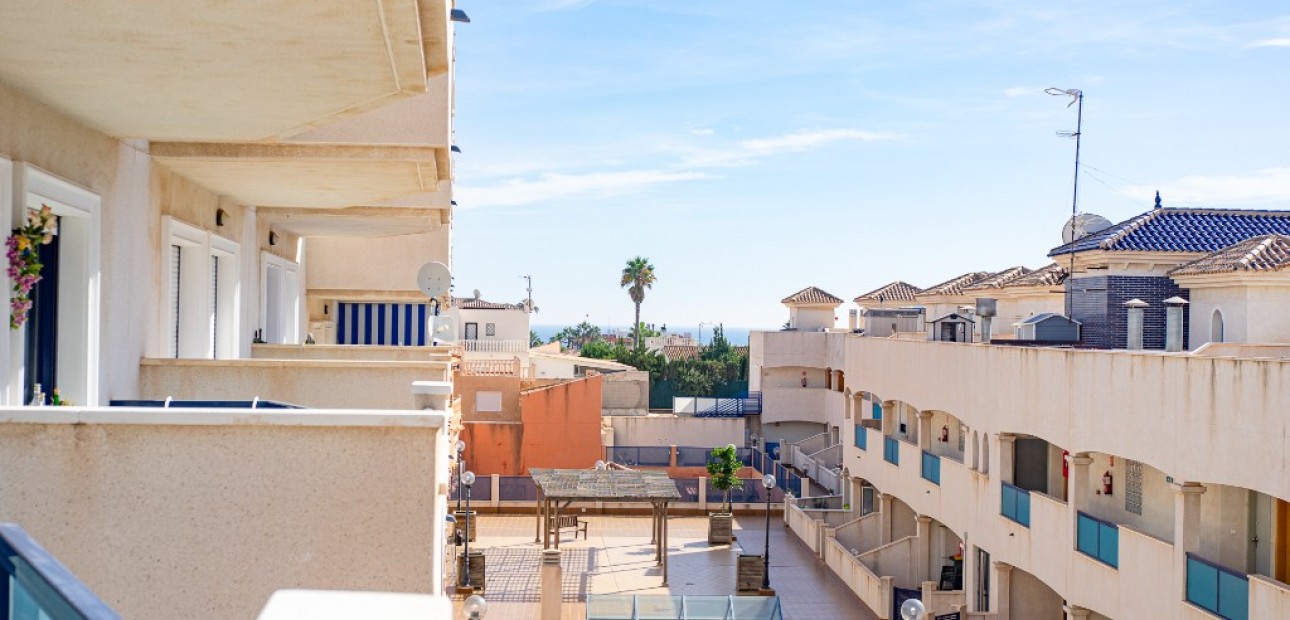 Venta - Apartamento / piso -
La Zenia