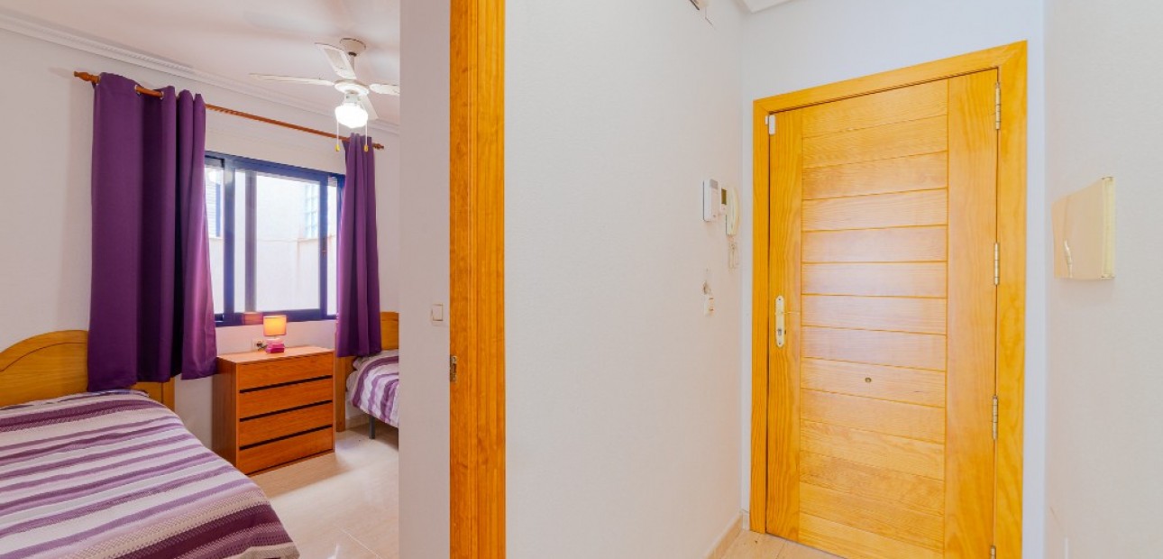 Venta - Apartamento / piso -
La Zenia