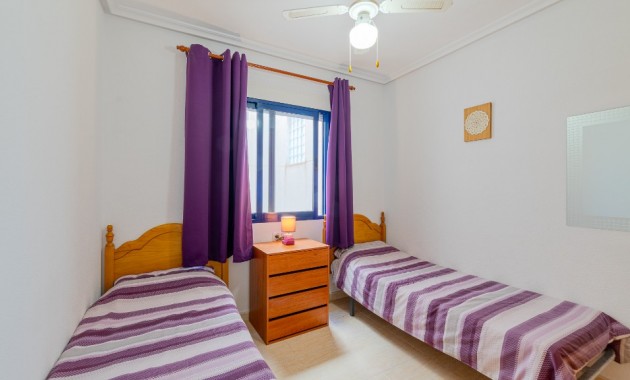 Venta - Apartamento / piso -
La Zenia