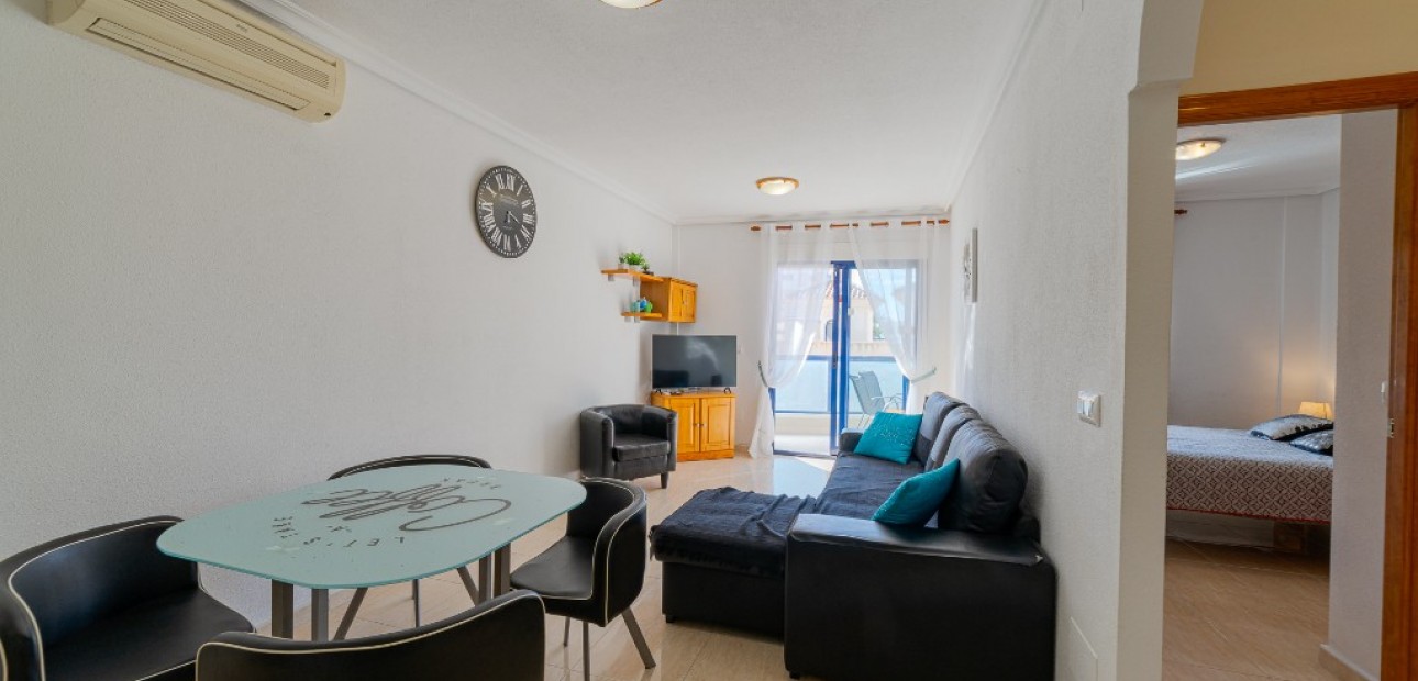 Venta - Apartamento / piso -
La Zenia