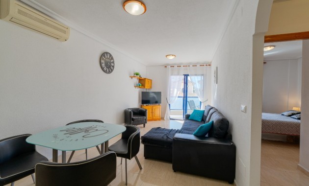 Venta - Apartamento / piso -
La Zenia