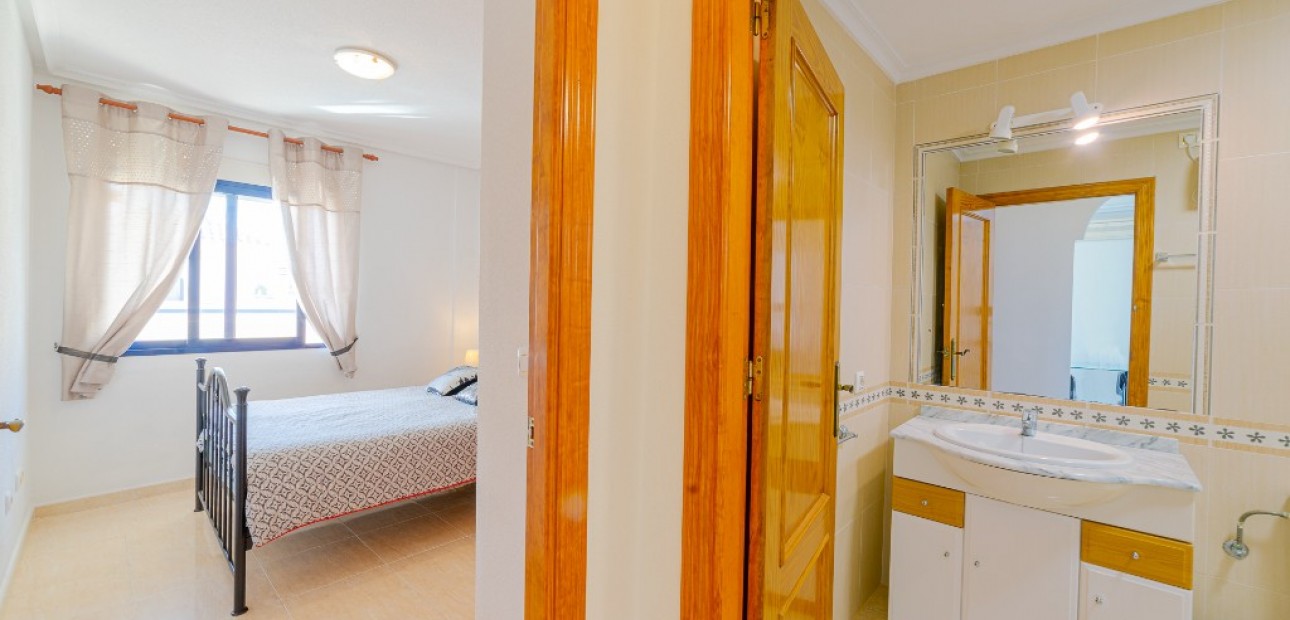 Venta - Apartamento / piso -
La Zenia