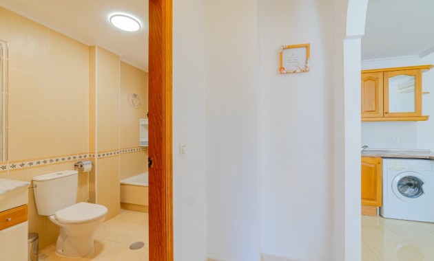 Venta - Apartamento / piso -
La Zenia