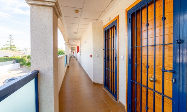 Venta - Apartamento / piso -
La Zenia