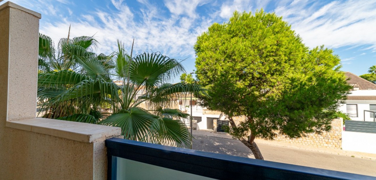 Venta - Apartamento / piso -
La Zenia