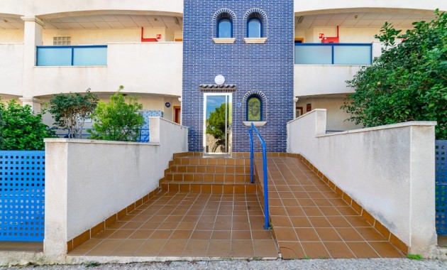 Venta - Apartamento / piso -
La Zenia