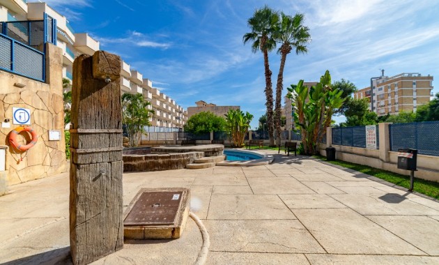 Venta - Apartamento / piso -
La Zenia