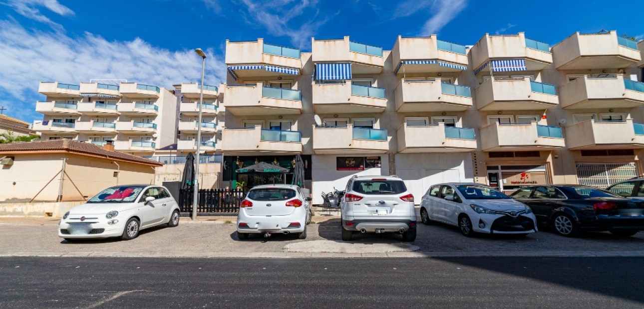 Venta - Apartamento / piso -
La Zenia