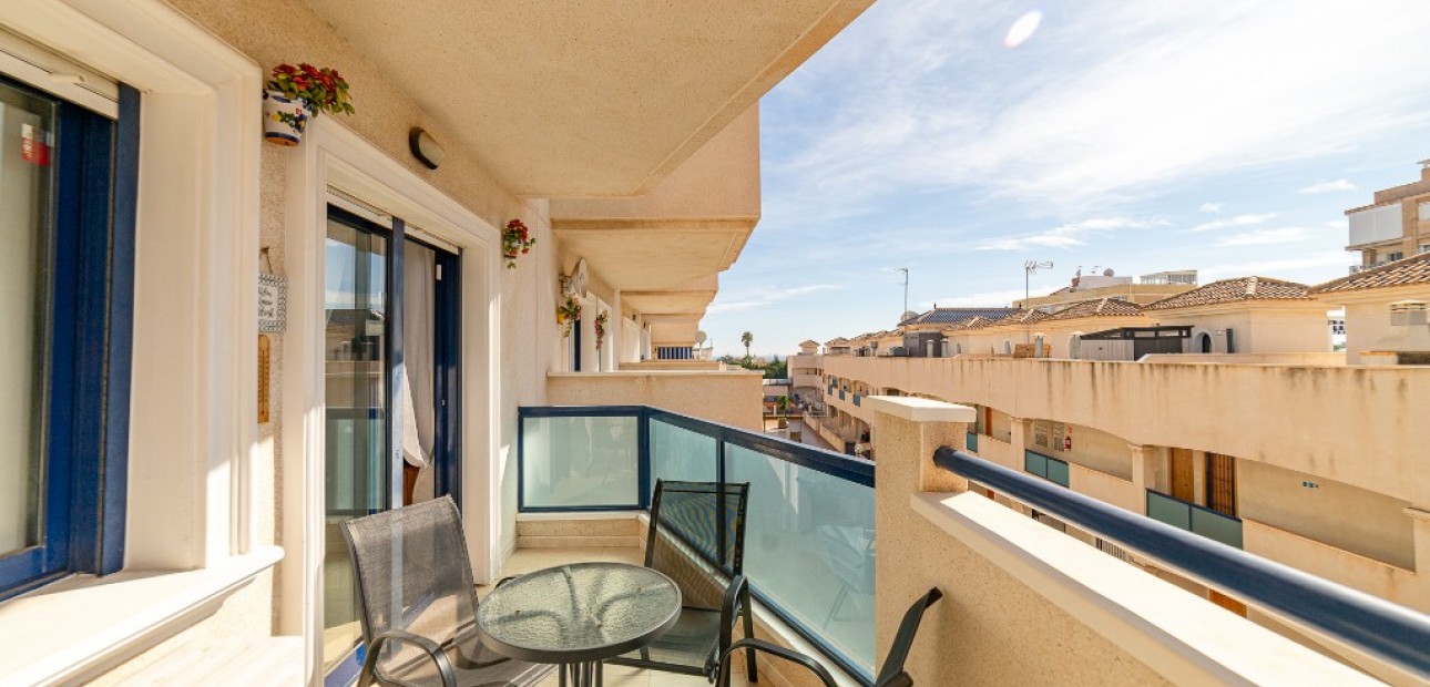 Venta - Apartamento / piso -
La Zenia