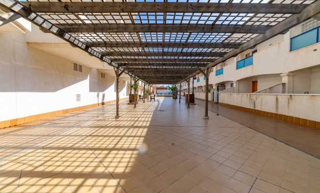 Venta - Apartamento / piso -
La Zenia