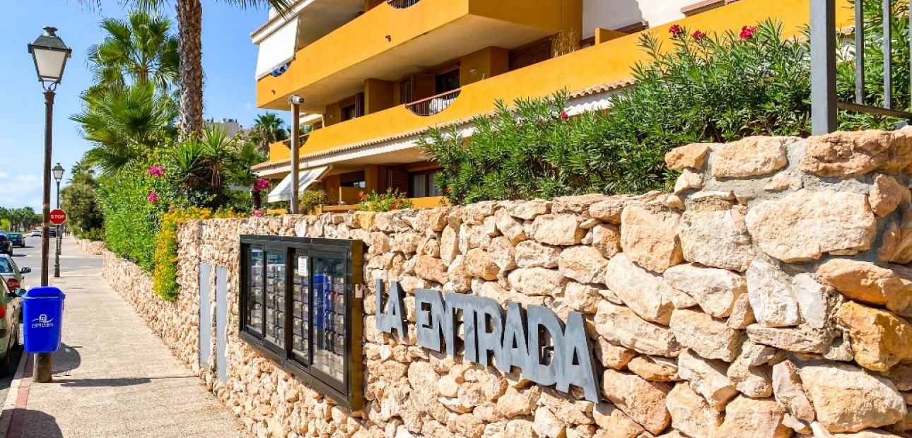 Venta - Apartamento / piso -
Punta Prima