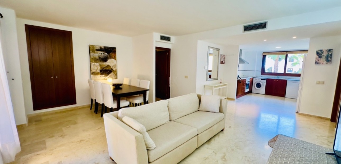 Venta - Apartamento / piso -
Punta Prima