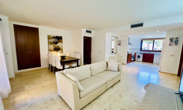 Venta - Apartamento / piso -
Punta Prima