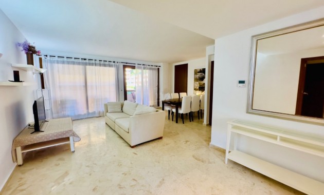 Venta - Apartamento / piso -
Punta Prima