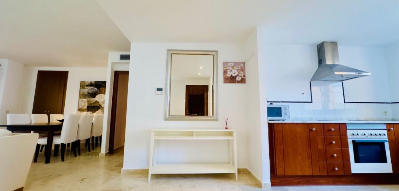 Venta - Apartamento / piso -
Punta Prima