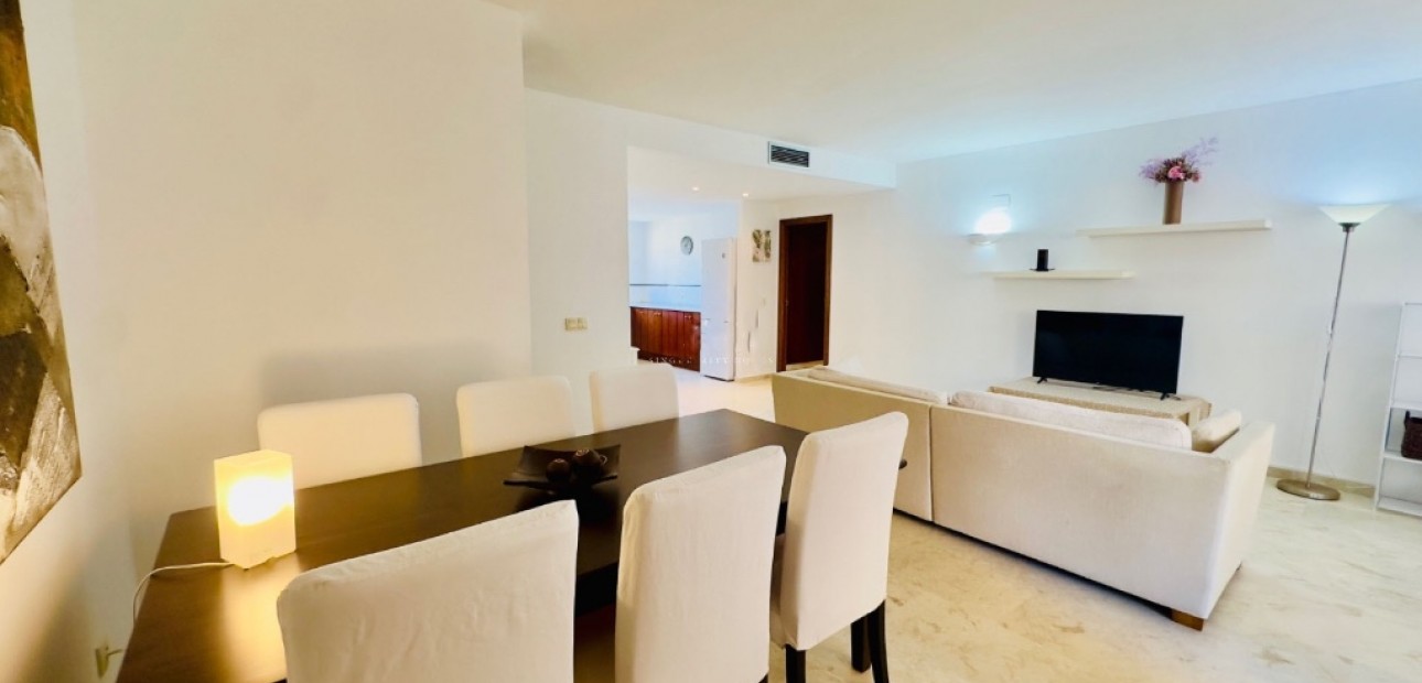 Venta - Apartamento / piso -
Punta Prima