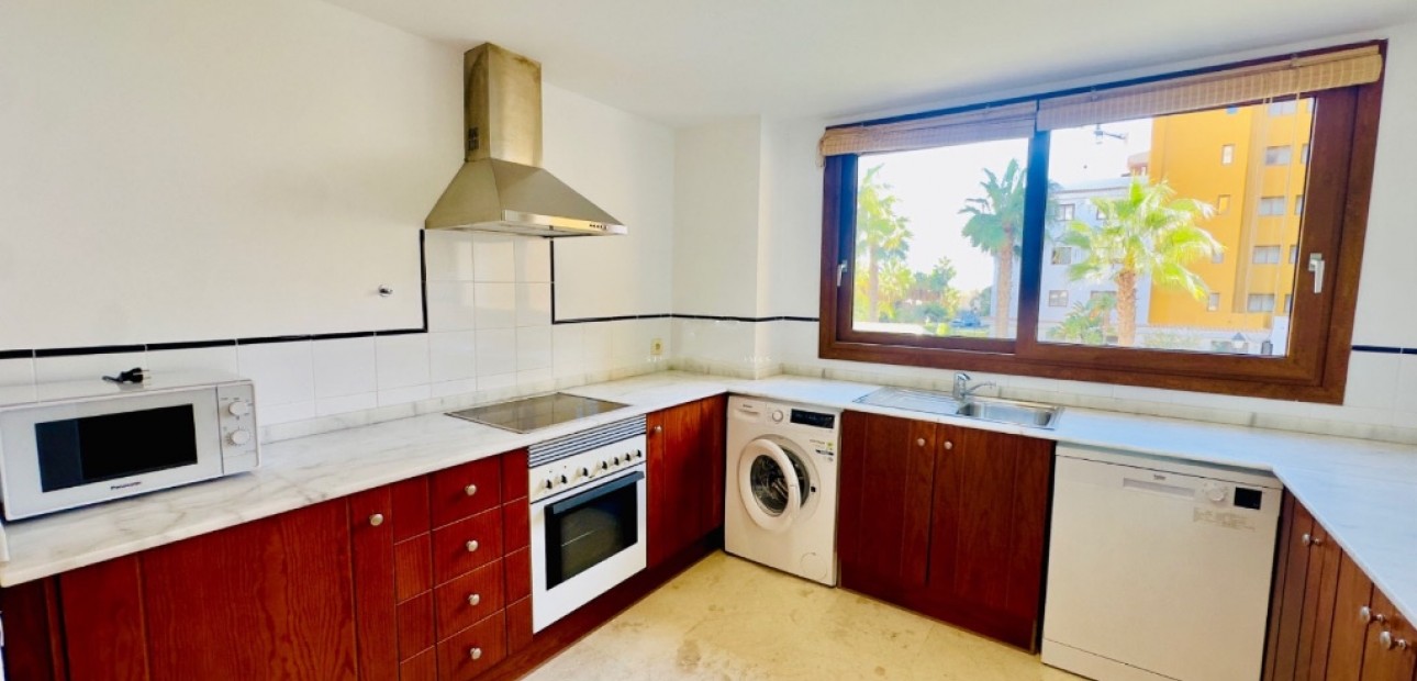 Venta - Apartamento / piso -
Punta Prima