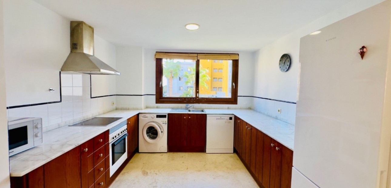 Venta - Apartamento / piso -
Punta Prima