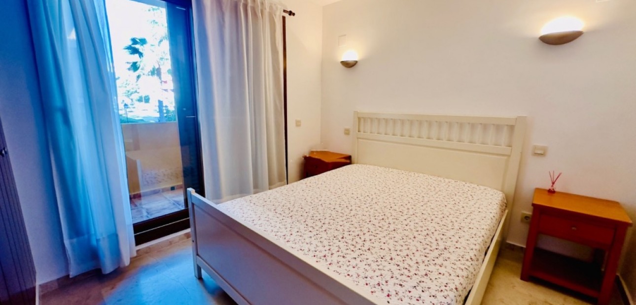 Venta - Apartamento / piso -
Punta Prima