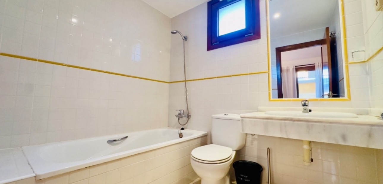 Venta - Apartamento / piso -
Punta Prima