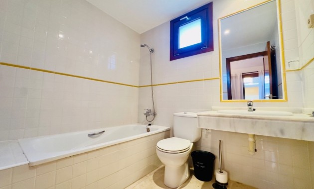 Venta - Apartamento / piso -
Punta Prima