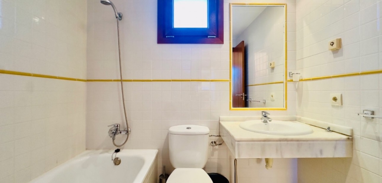 Venta - Apartamento / piso -
Punta Prima