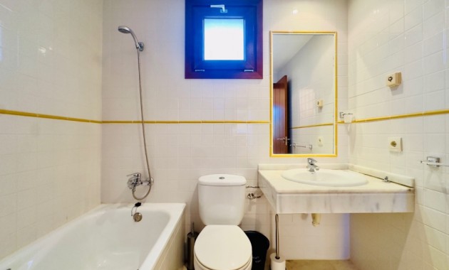 Venta - Apartamento / piso -
Punta Prima