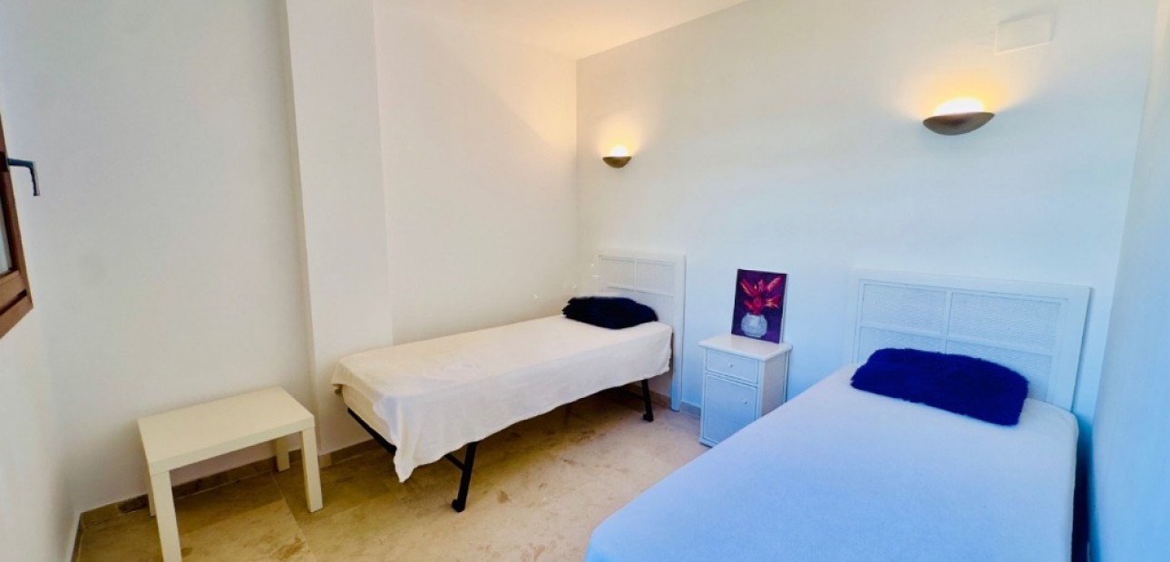 Venta - Apartamento / piso -
Punta Prima