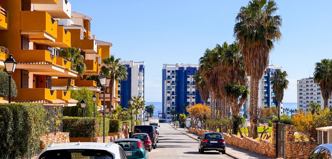 Venta - Apartamento / piso -
Punta Prima