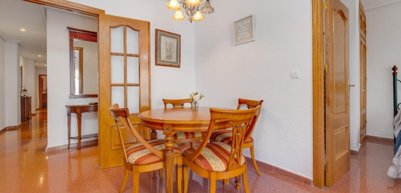Sale - Apartment / flat -
Torrevieja