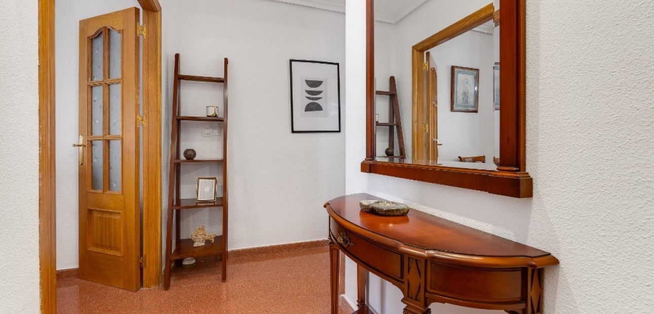 Sale - Apartment / flat -
Torrevieja
