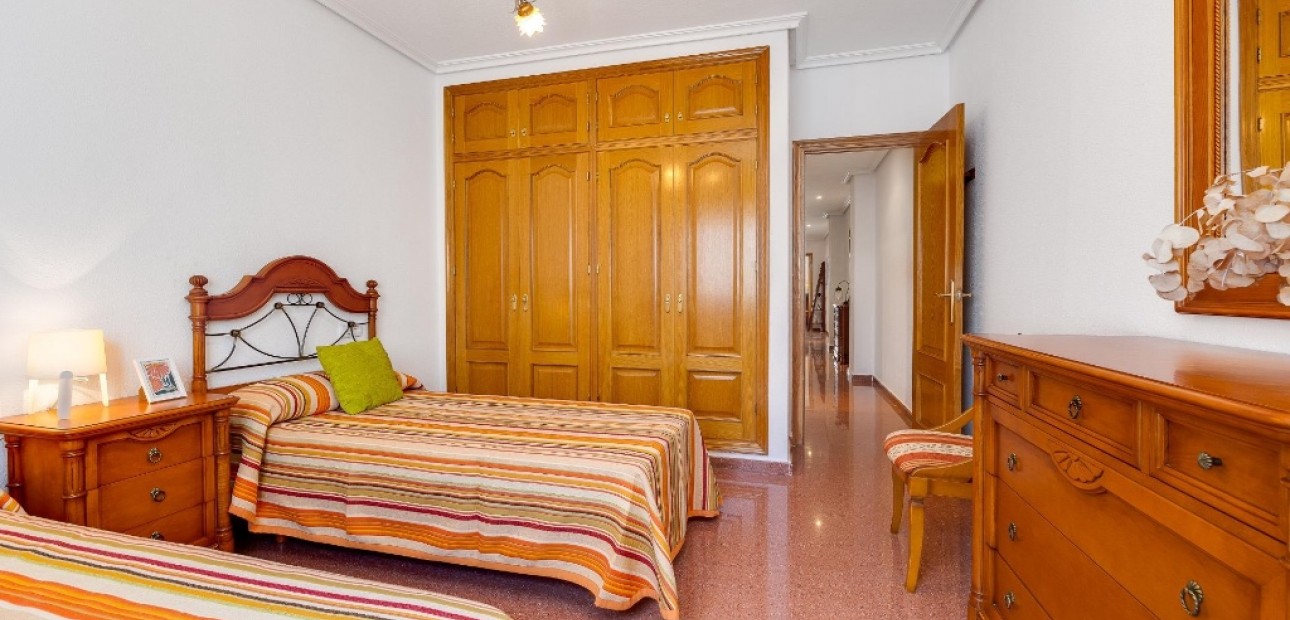 Sale - Apartment / flat -
Torrevieja