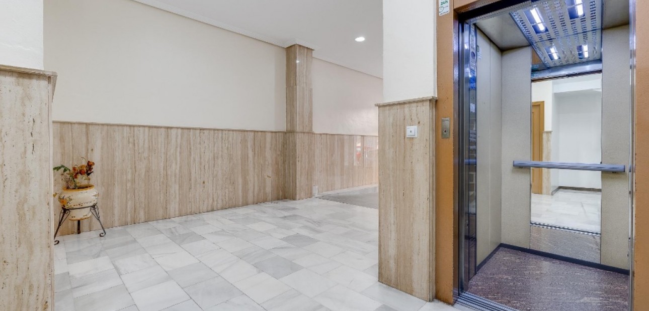 Sale - Apartment / flat -
Torrevieja