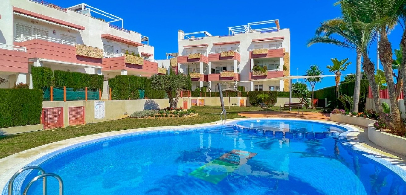Sale - Apartment / flat -
Punta Prima