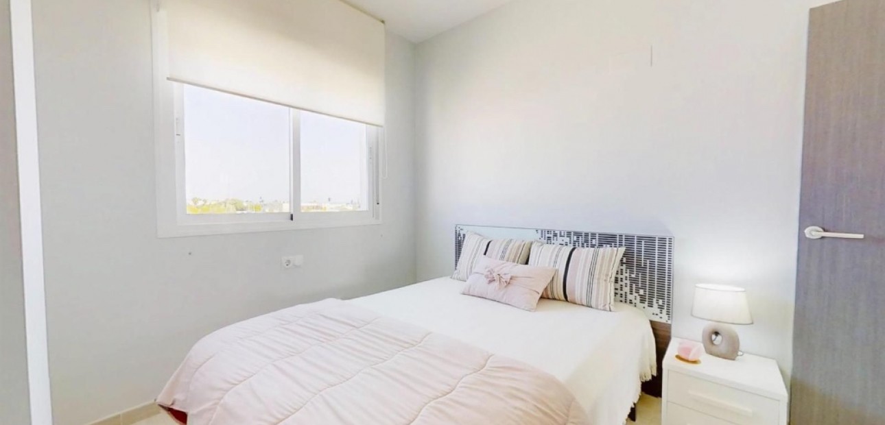 Sale - Apartment / flat -
Punta Prima