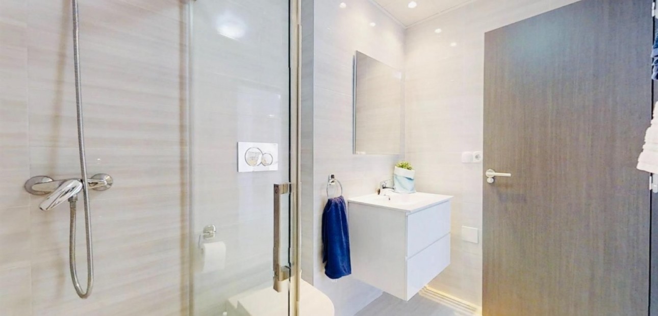 Sale - Apartment / flat -
Punta Prima