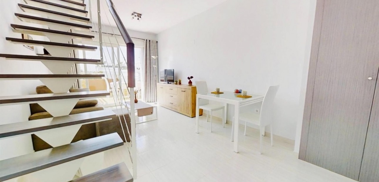 Sale - Apartment / flat -
Punta Prima