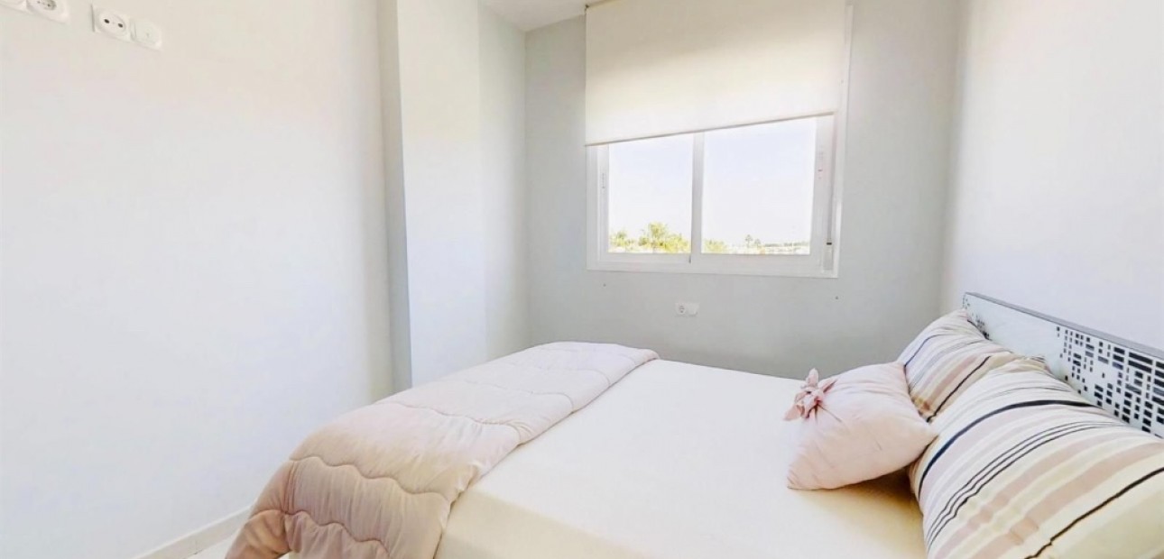 Sale - Apartment / flat -
Punta Prima