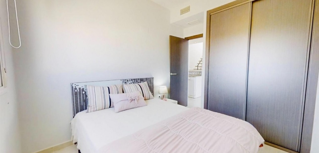 Sale - Apartment / flat -
Punta Prima