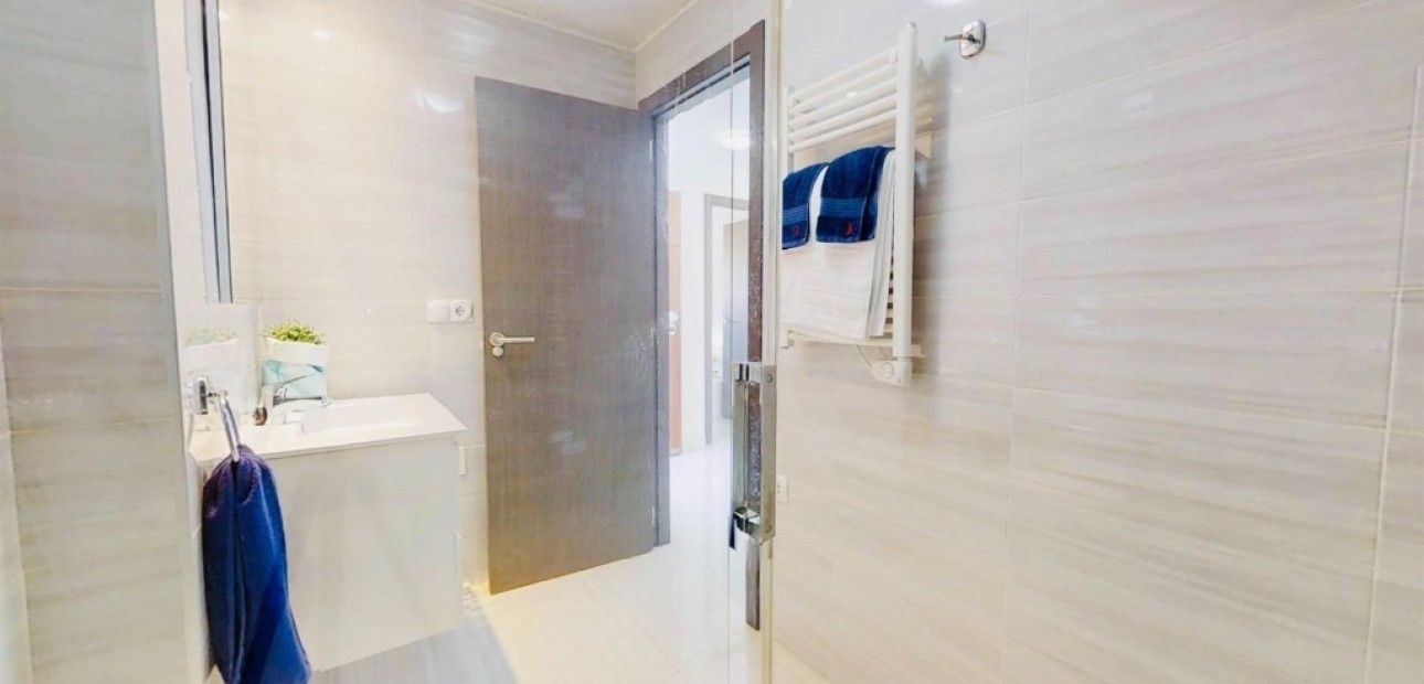 Sale - Apartment / flat -
Punta Prima