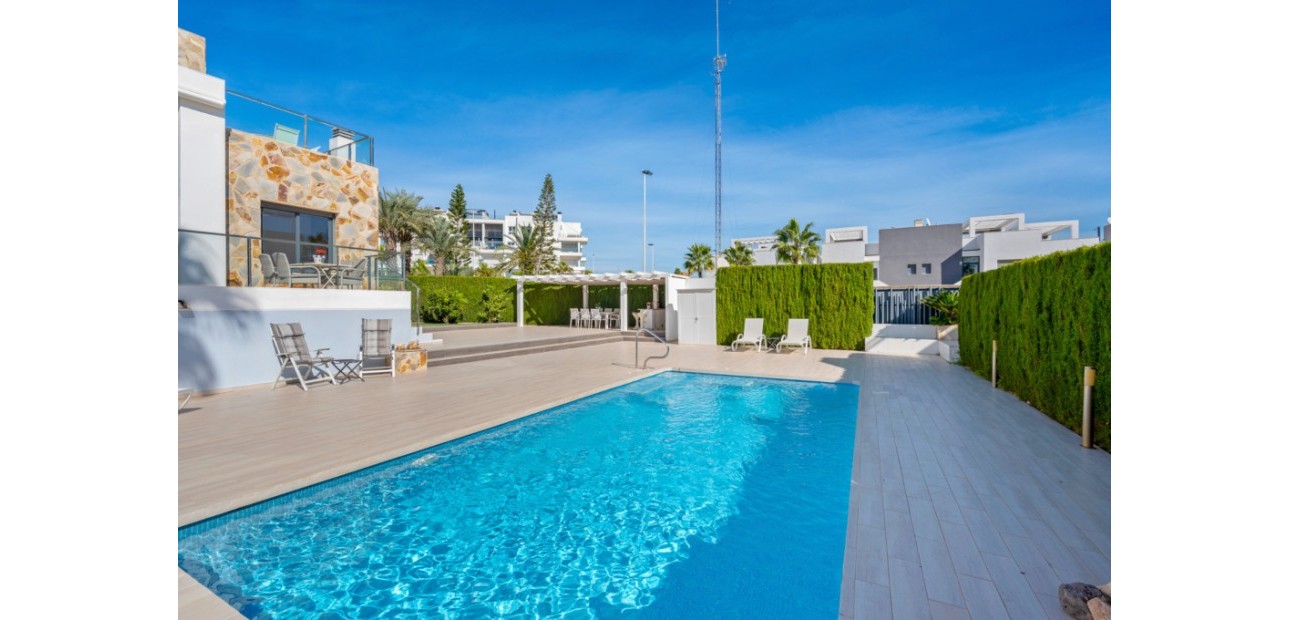 Venta - Adosado -
Punta Prima