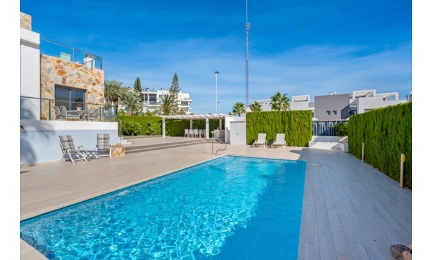 Venta - Adosado -
Punta Prima