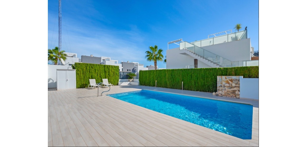 Venta - Adosado -
Punta Prima