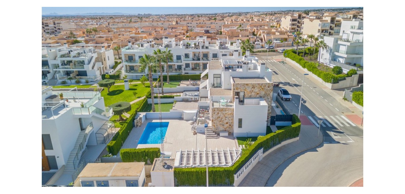 Venta - Adosado -
Punta Prima