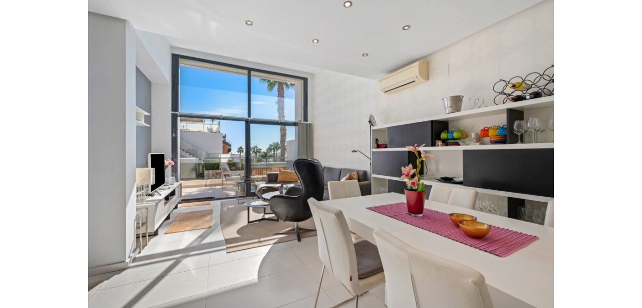 Venta - Adosado -
Punta Prima